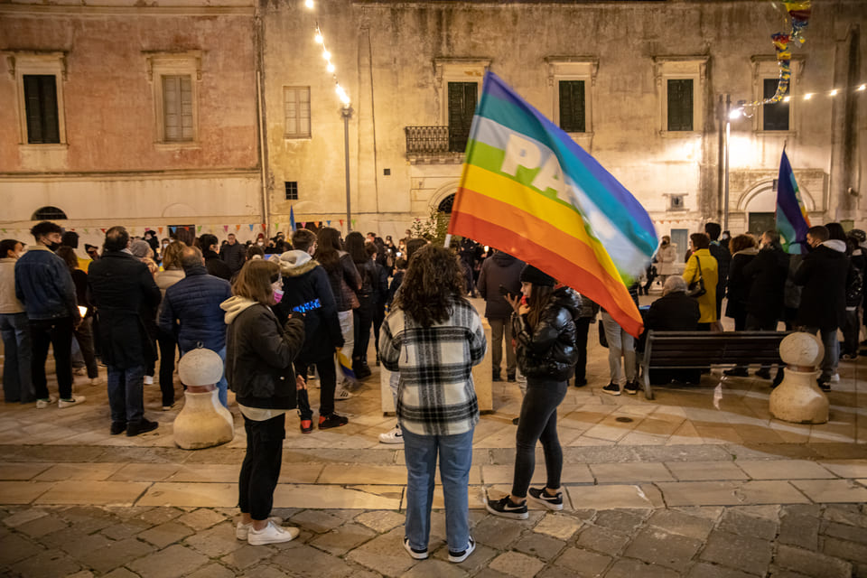 Racale, fiaccolata per la pace, dettaglio (foto Giuliano Sabato)